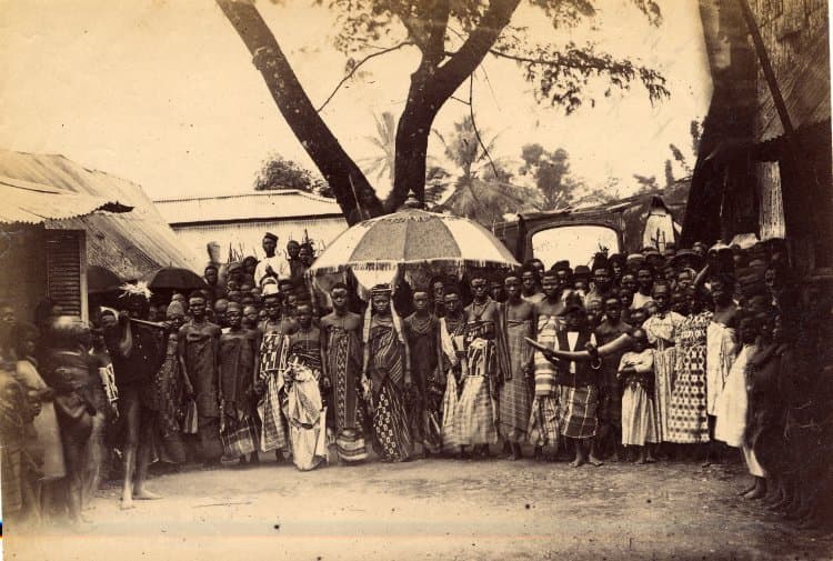 A Feminist Reading of Things Fall Apart and Anthills of the Savannah
